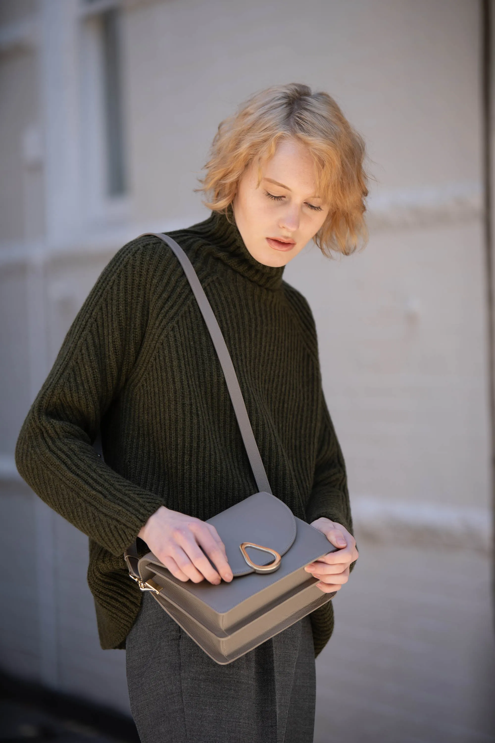 DAHLIA CROSSBODY - BURGUNDY