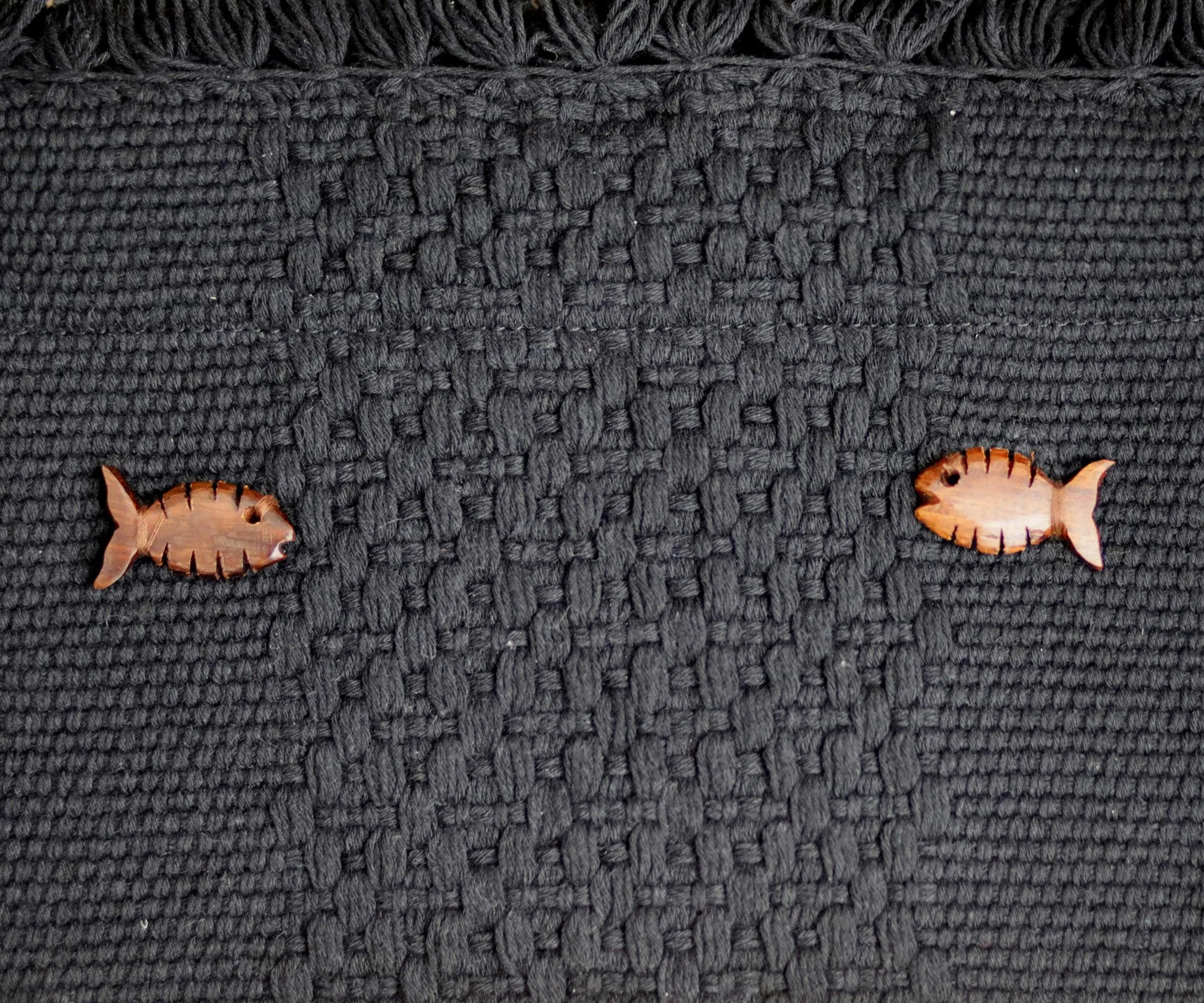 Handcrafted backstrap loom bags with zip closure. Handicraft clutch bag from mexican artisan weaver and Sonora iron wood carving