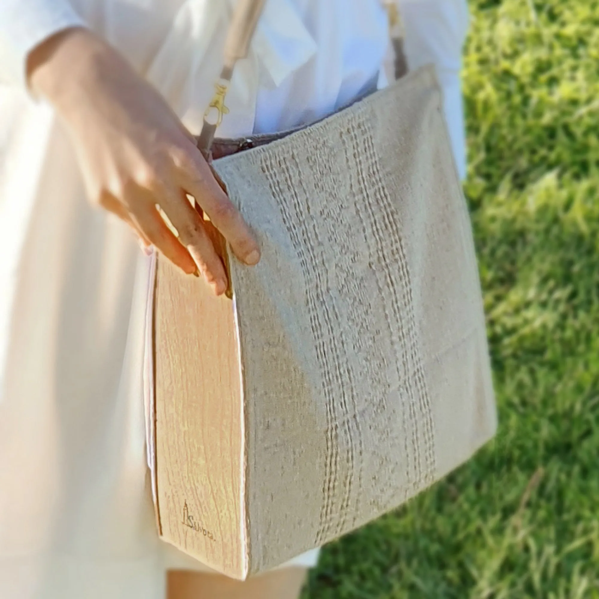 Handcrafted loom bags with vintage exotic wood. Handicraft tote bag from mexican master weaver and vintage recovered exotic wood