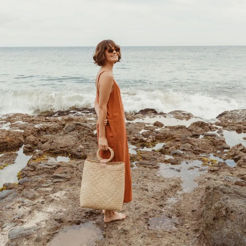 Sun-Seeker Straw Crossbody Beach Bag