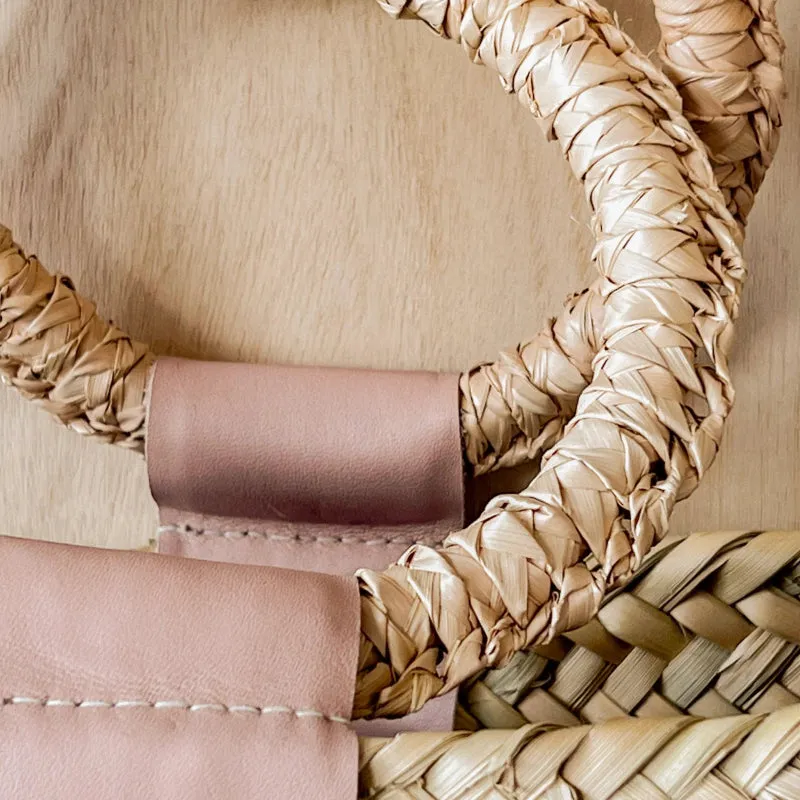 Sun-Seeker Straw Crossbody Beach Bag