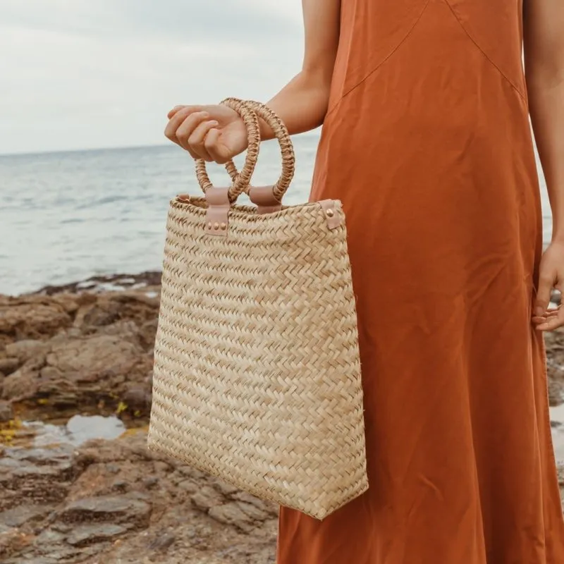 Sun-Seeker Straw Crossbody Beach Bag